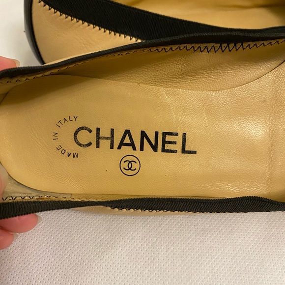 Authentic Chanel 2 tones flats - Picture 8 of 12